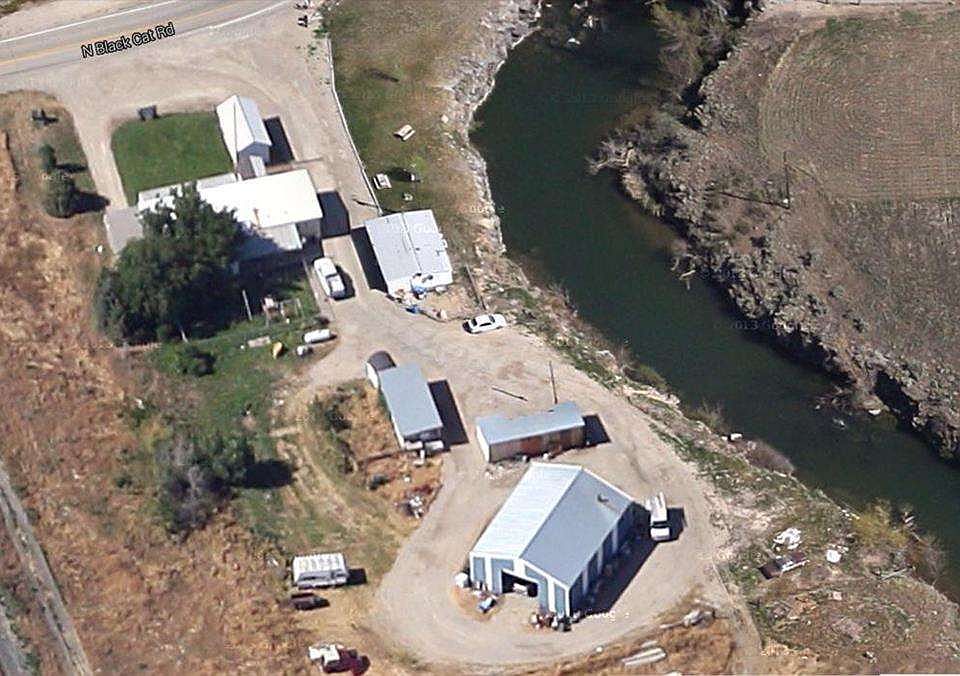 2nd image of 2806 N Black Cat Rd