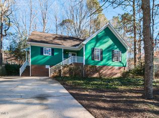 215 Dutchess Dr, Cary, NC 27513