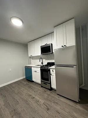 Rented by Peter R. Hungerford, LREB | media 14