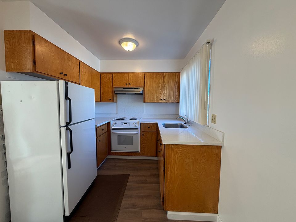 1st image of 863 Commercial Ave #3