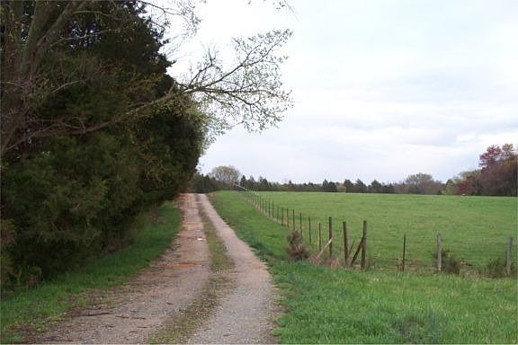 2nd image of 465 Tobacco Hill Rd