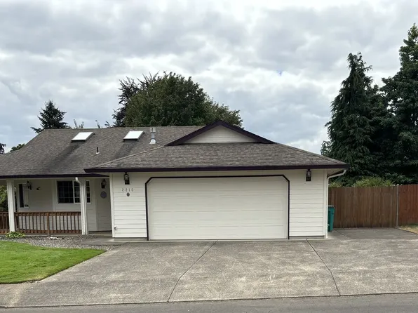 2215 NW 103rd St, Vancouver, WA 98685