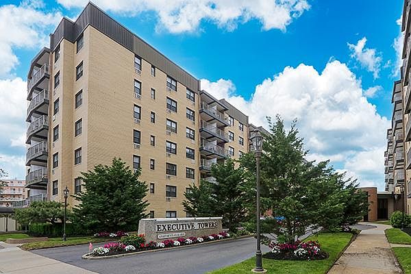 1st image of 860 E Broadway APT 2H