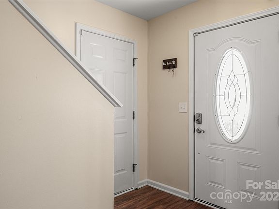 3rd image of 1017 Village Green Ln