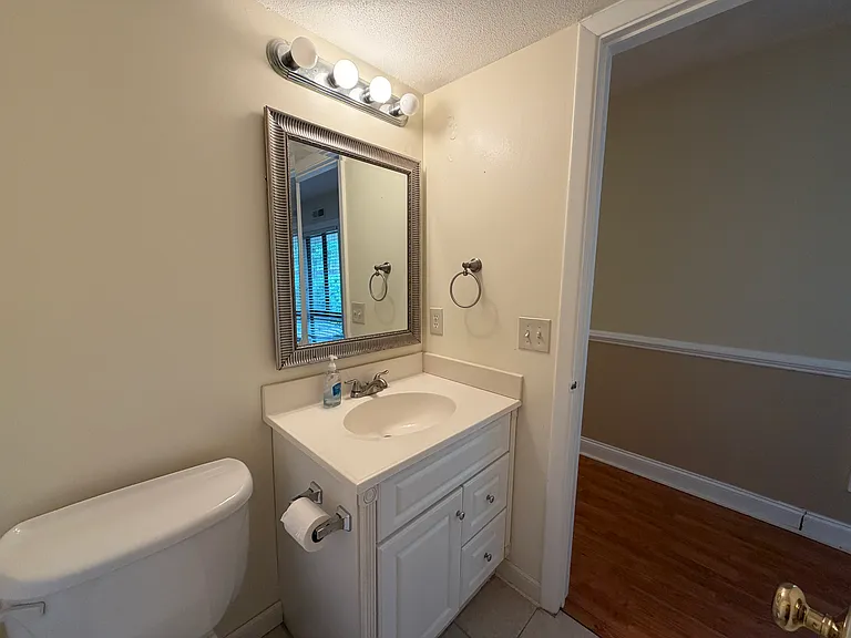 41 Greenside Ln — Photo 17