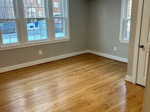 2nd image of 4531 Avondale St APT 4