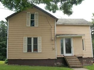 809 S 2nd St, Knoxville, IA 50138