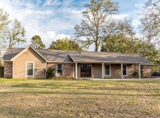 3104 Magnolia Ln, Ocean Springs, MS 39564