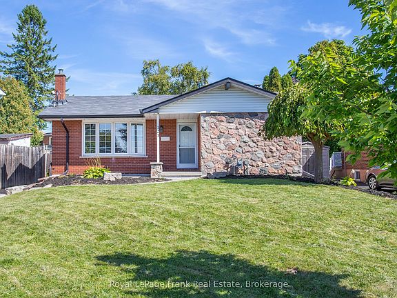 2nd image of 121 Labrador Dr