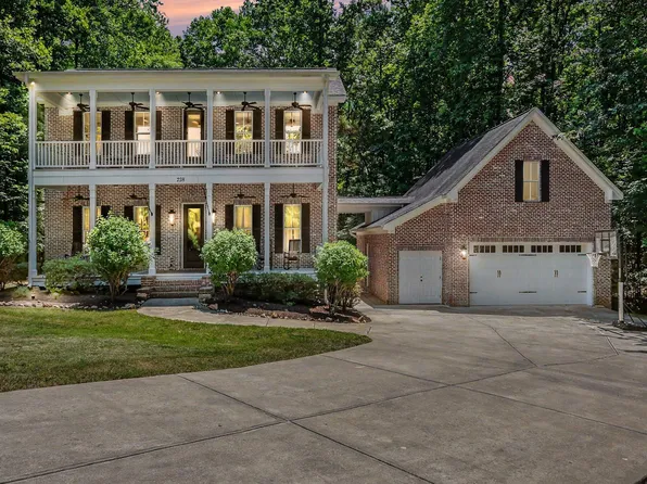 238 Alamo Ct, Clayton, NC 27527