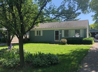 561 Pierce Ct, Grayslake, IL 60030