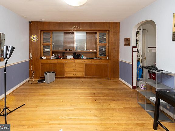 5th image of 357 Nassau Ave