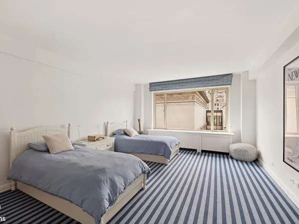 3 East 71st Street image 11 of 14