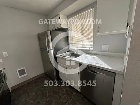 12848 SE Sherman St — Photo 5