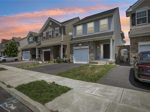 2127 Huntington Ln, Easton, PA 18040