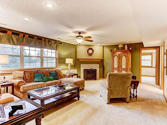 5th image of 2718 Chatham Dr