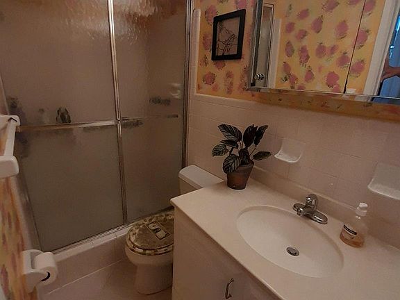 3rd image of 2050 NE 39th Street #109 S