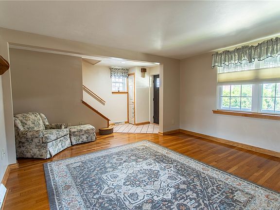 3rd image of 1130 Downlook St