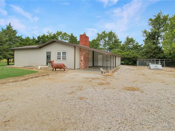 16011 Udall Rd, Oswego, KS 67356
