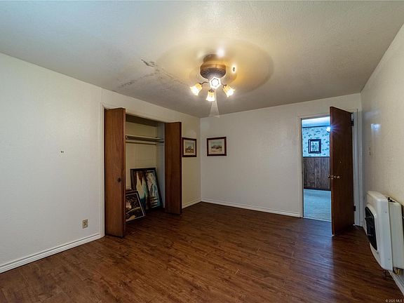 4th image of 319 E Park Ave