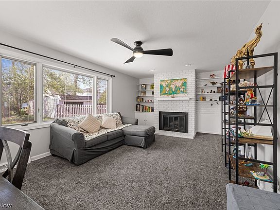 5th image of 20893 Belvidere Ave