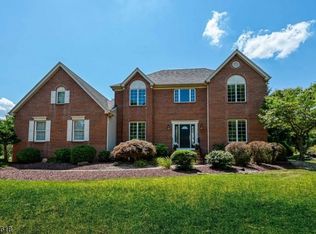 5 Hutchinson Dr, Hillsborough, NJ 08844