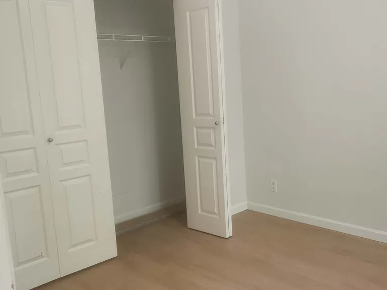 9298 University Cres #6 — Photo 2