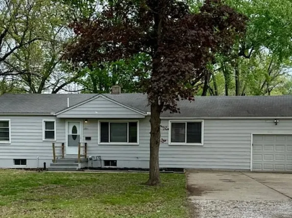 12811 12th St, Grandview, MO 64030