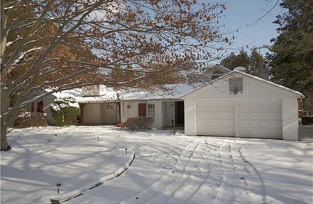 1st image of 27 Wrights Ln