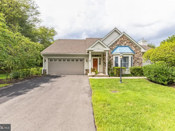 9 Empress Ct, Princeton, NJ 08540
