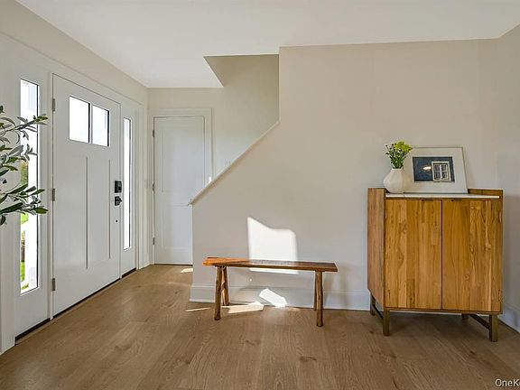 4th image of 820 Gabriella Ct