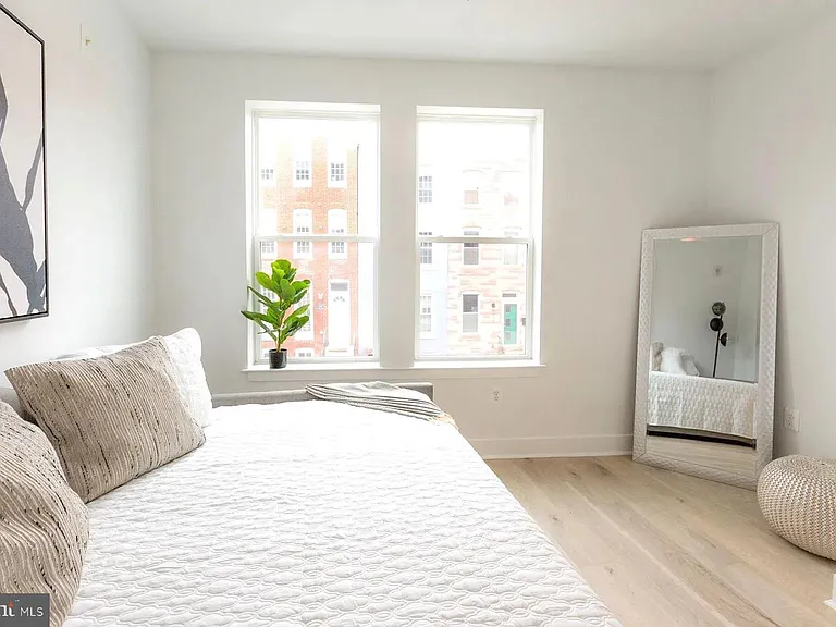 1702 Light St #302 — Photo 6
