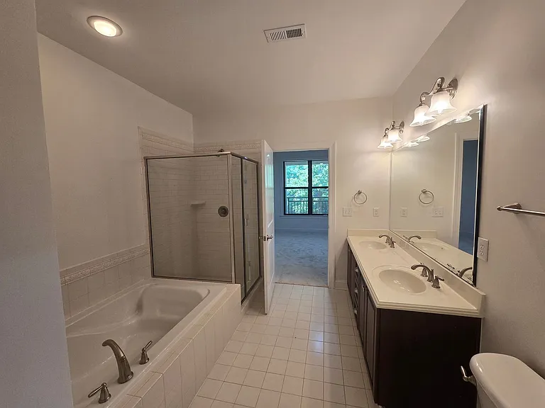 2000 Southpoint Landing Way #2205 — Photo 15