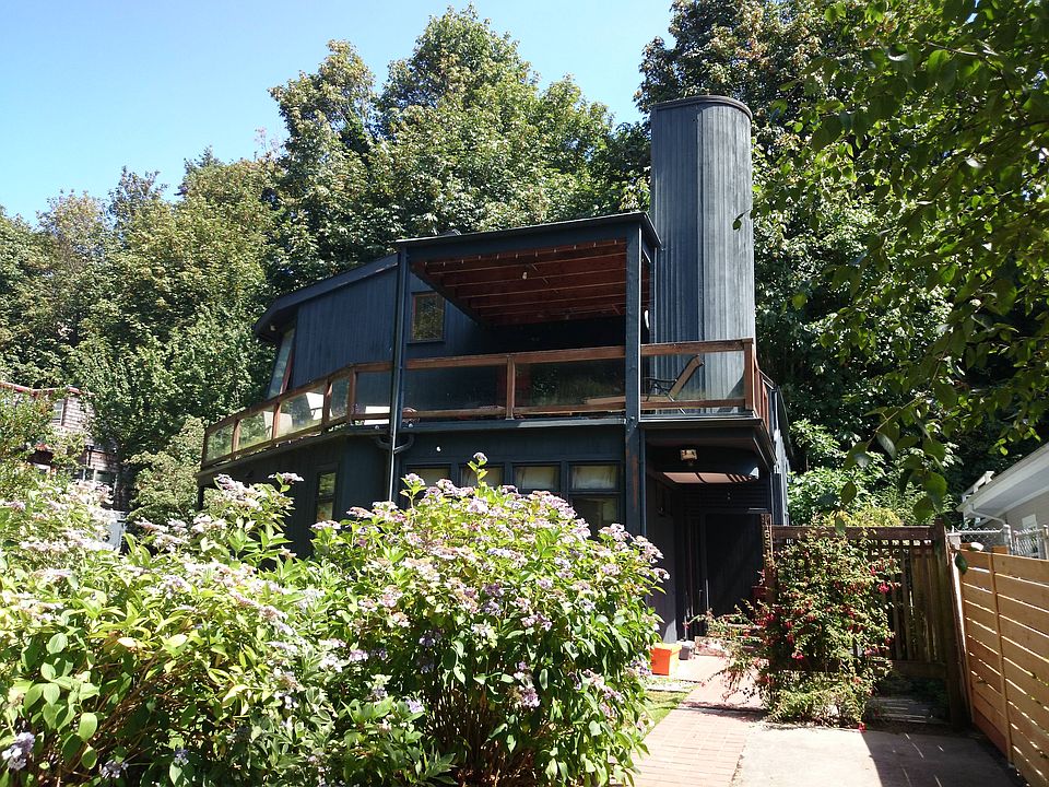 2nd image of 6518 47th Ave SW
