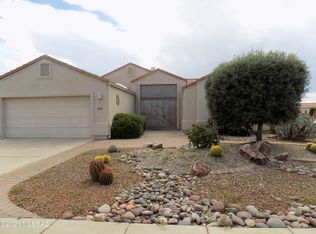 3402 S Waterfall Dr, Green Valley, AZ 85614
