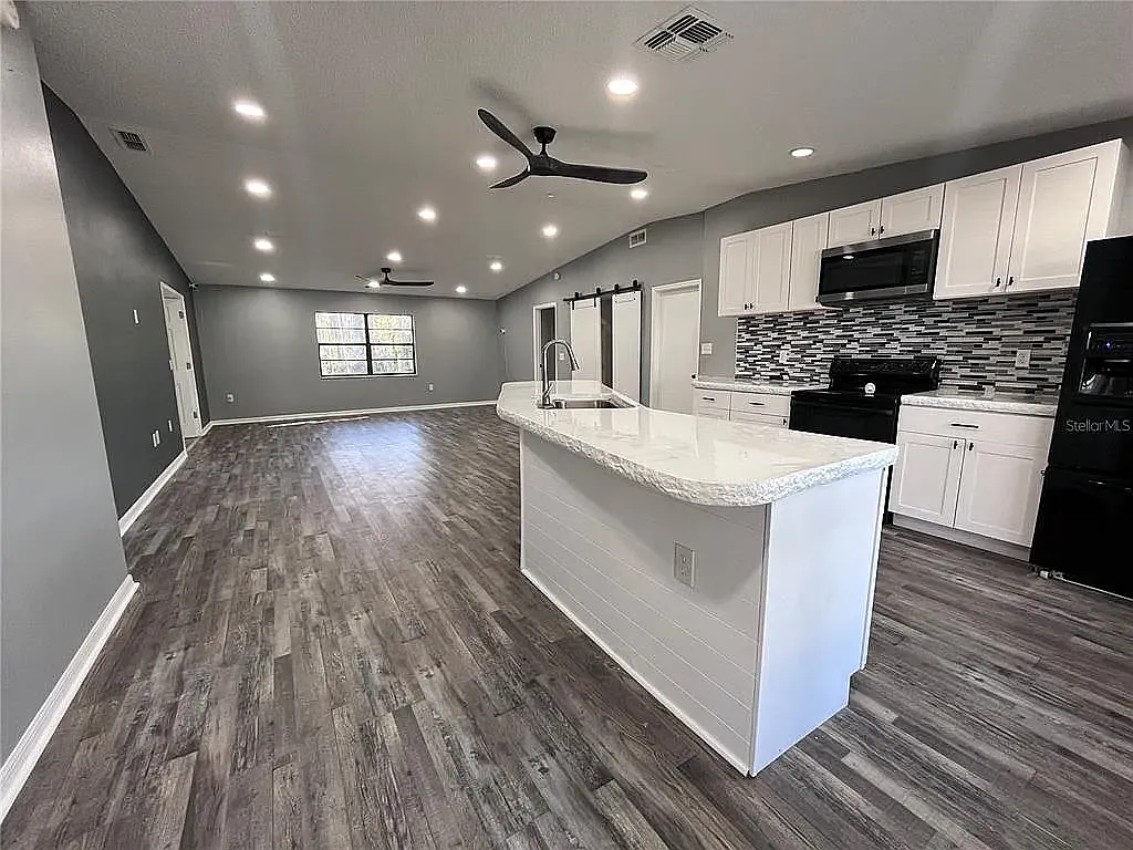 3 bed, 1534 sqft, $2,300 — Photo 4