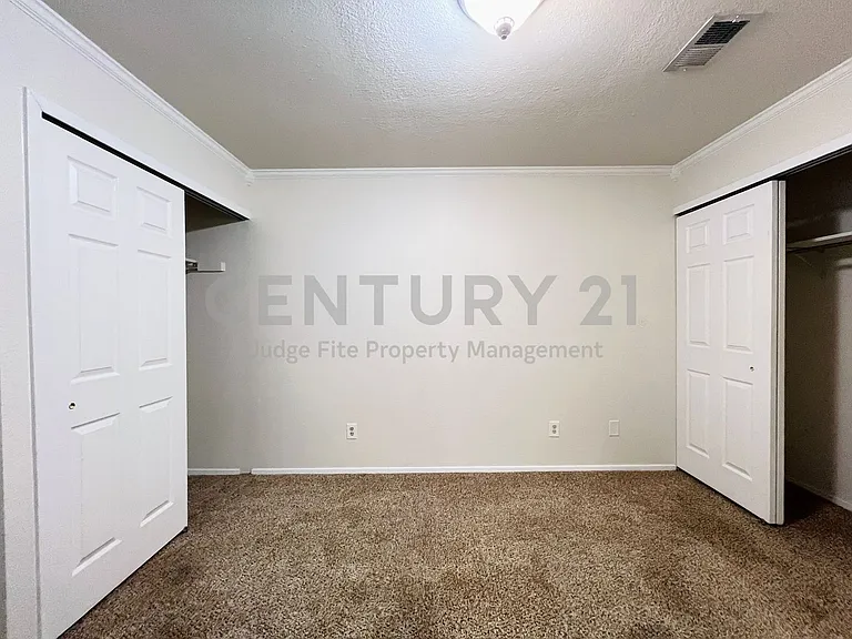 5759 Cedar Creek Dr — Photo 21