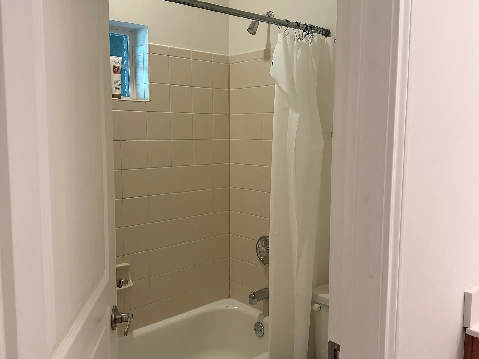 2 bed, 2.5 bath, 1830 sqft, $2,500 — Photo 2
