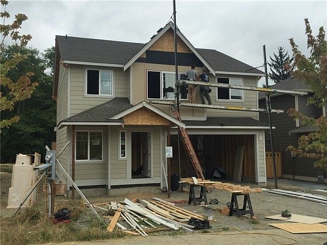2nd image of 1415 E Gateway Heights Loop
