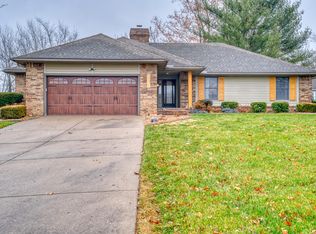 1913 Fremont Hills Dr, Nixa, MO 65714