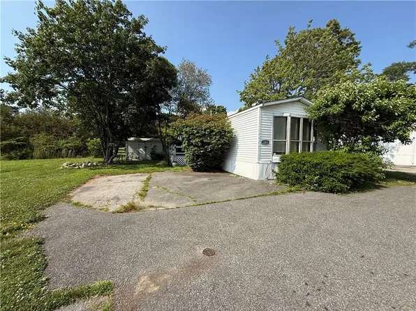 225 Brayton Rd, Tiverton, RI 02878