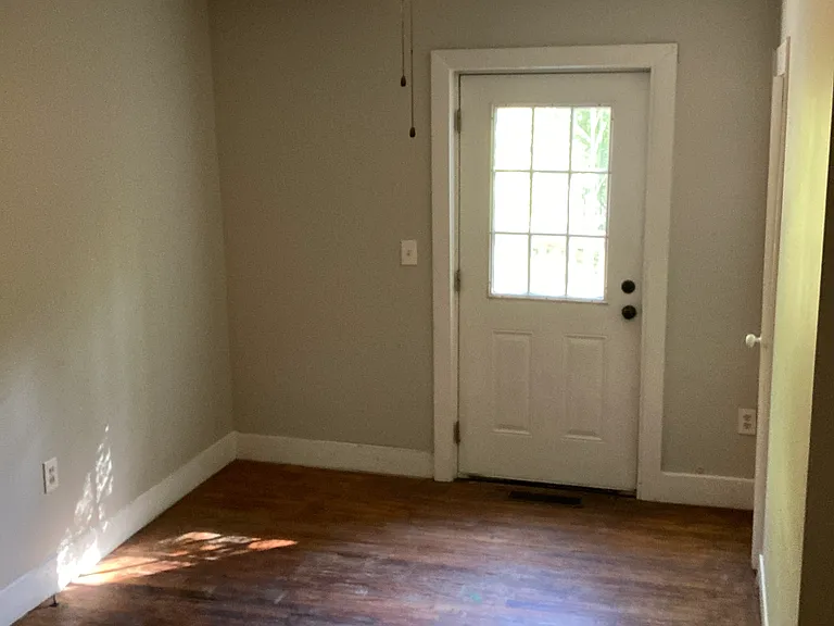 208 E Wilburn Ave — Photo 4