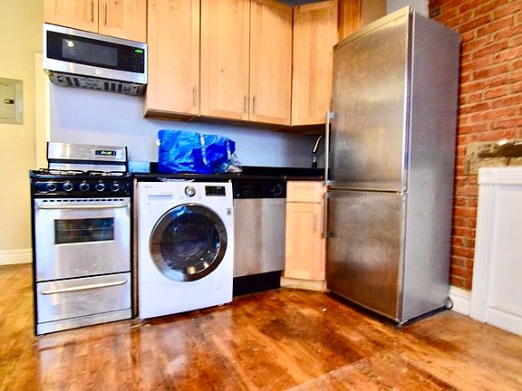3rd image of 67 Clinton St Frnt 1