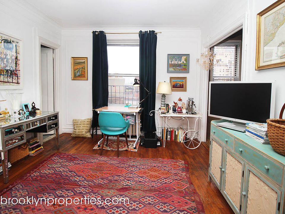 1st image of 59 Pineapple St APT 6J