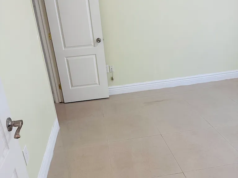 139A Sweeny St — Photo 3
