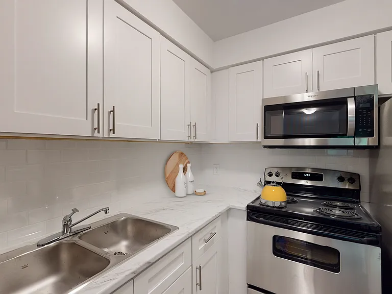 323 Niagara Blvd — Photo 6