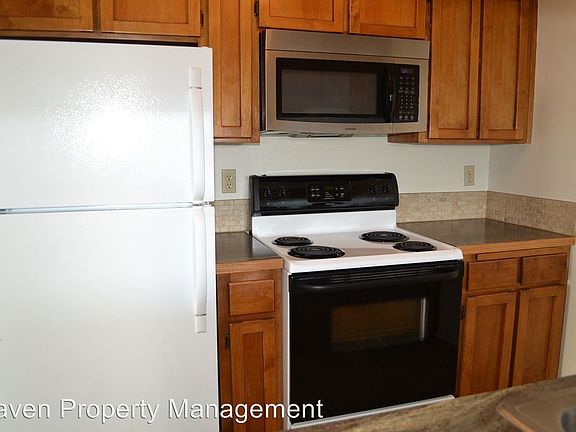 3rd image of 5124 Green Hills Ave NE
