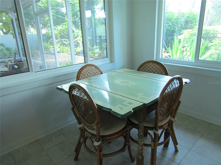 421 Riviera St — Photo 16