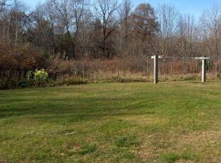 18 Lynch Rd, Wales, MA 01081