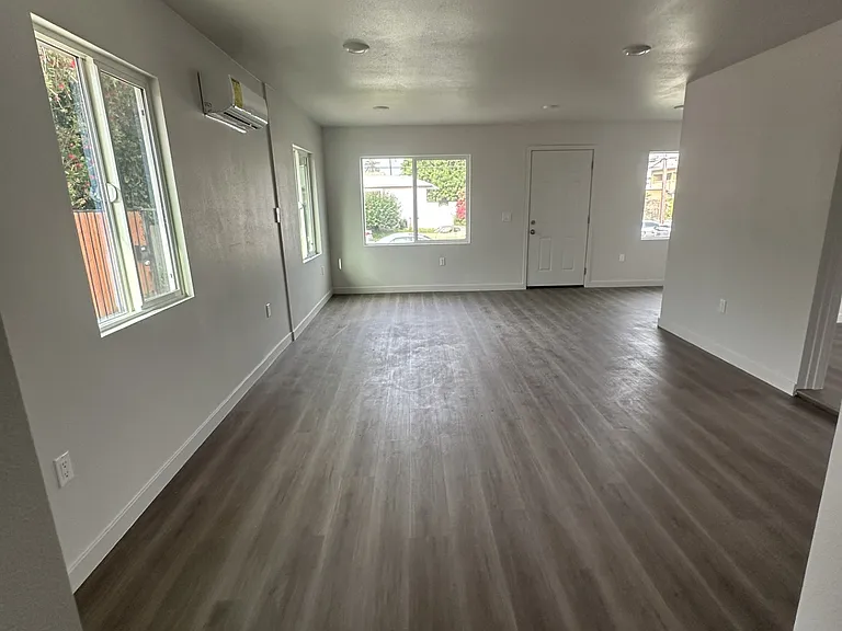 7320 10th Ave — Photo 6
